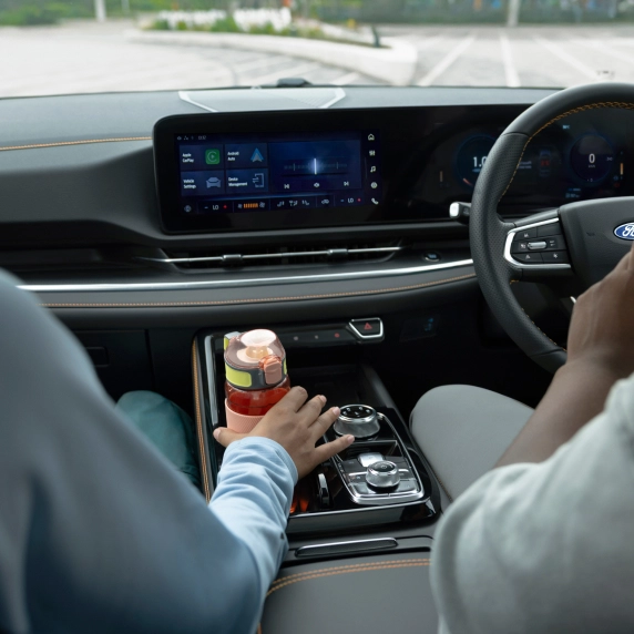 Let’s go in the new Ford Territory