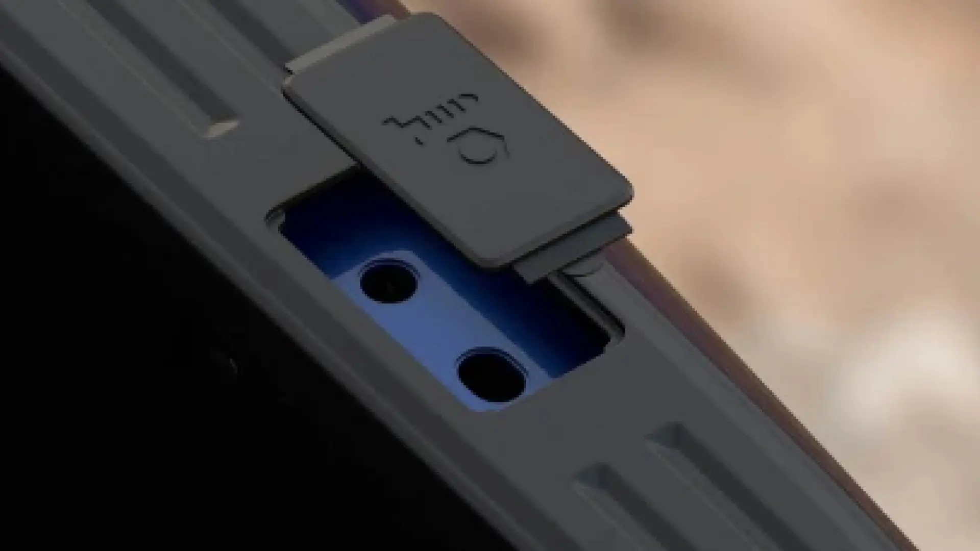 close up of sliding rail mechanism