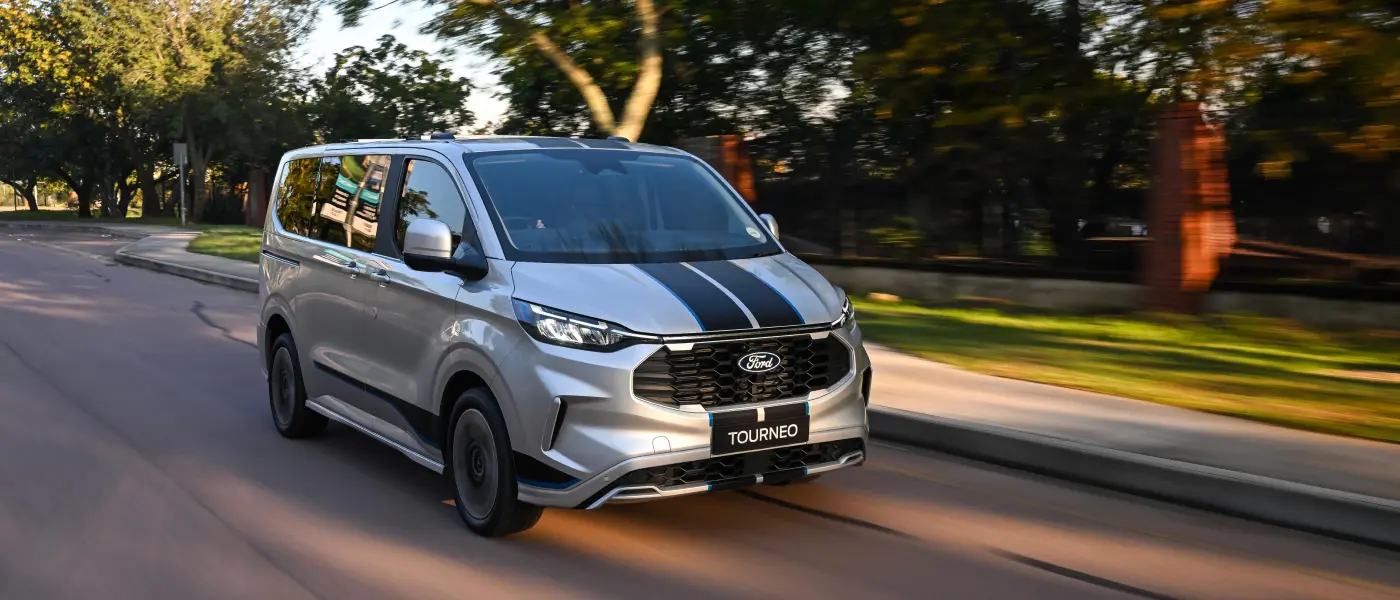 Grey Ford Tourneo High Impact Aesthetic with speed